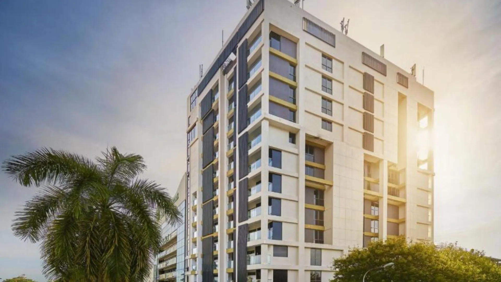 Hotel Tropics Eight Suites