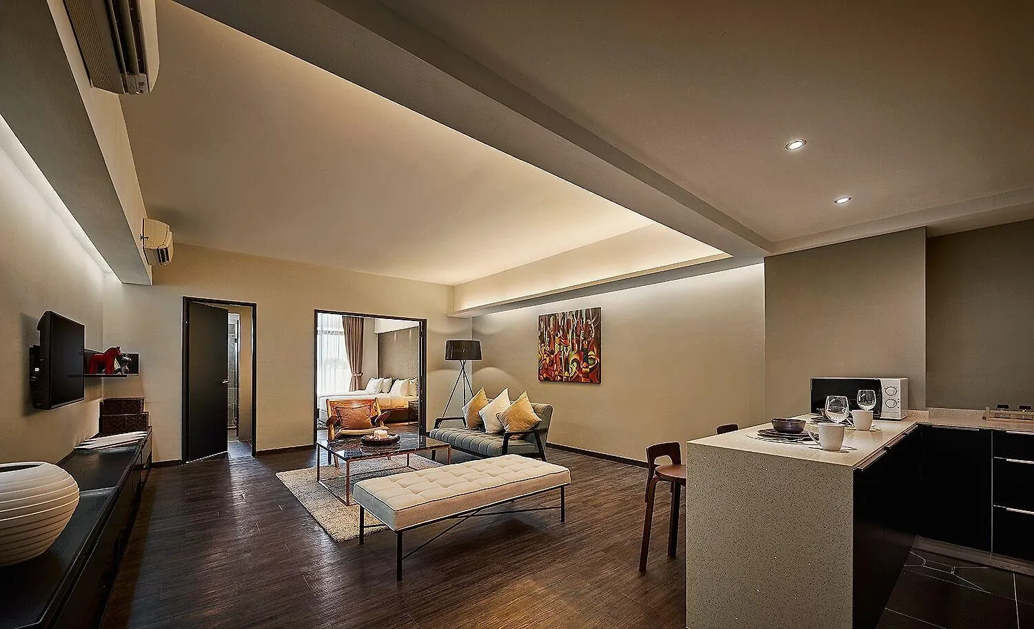 Tropics Eight Suites George Town