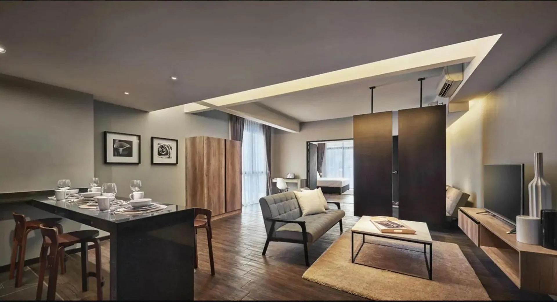 Hotel Tropics Eight Suites