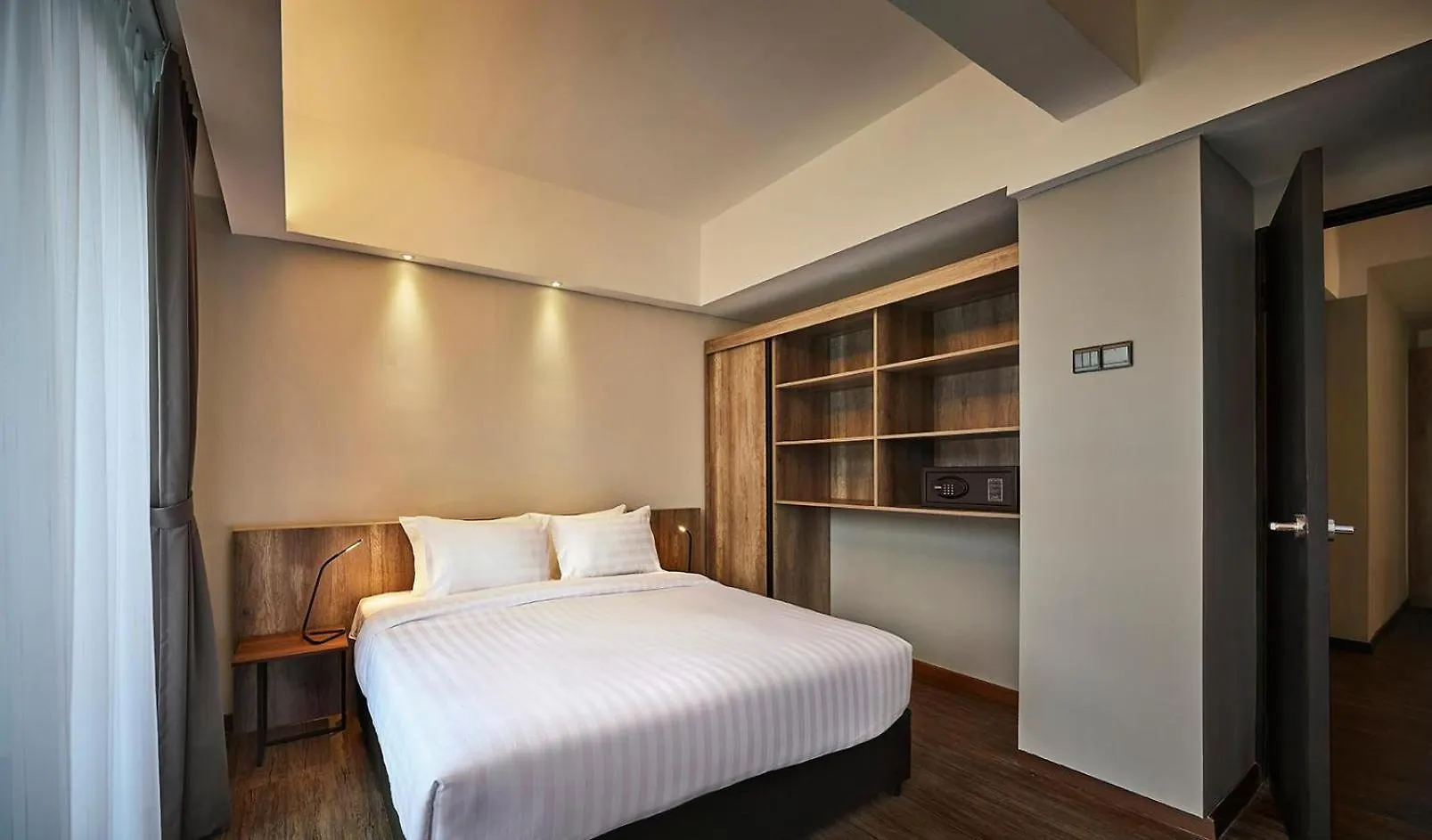 Hotel Tropics Eight Suites