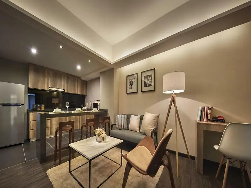 Tropics Eight Suites 3*, George Town